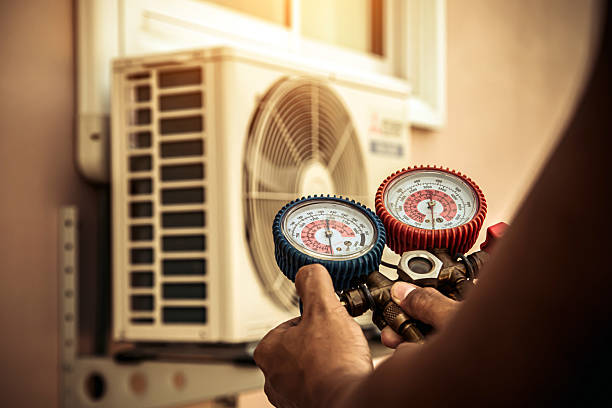 Professional Hvac technician working in Spring Branch, TX